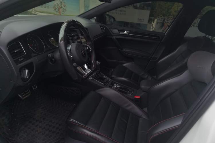 Used Volkswagen Golf GTI 2016 2.0 TSI GTI Left Front Seat