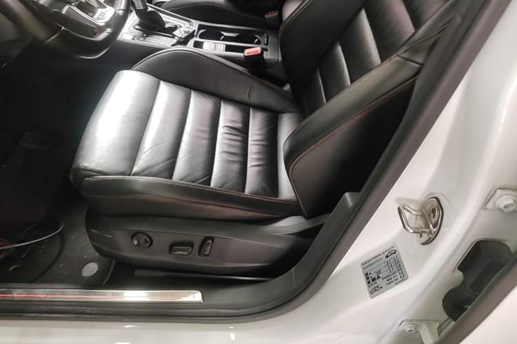Used Volkswagen Golf GTI 2016 2.0 TSI GTI Left Front Seat