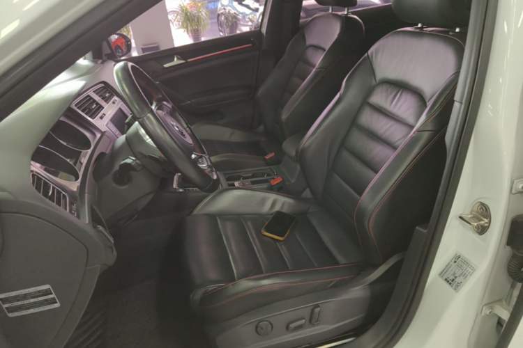 Used Volkswagen Golf GTI 2016 2.0 TSI GTI Left Front Seat