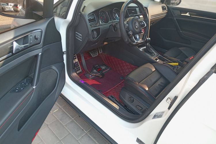 Used Volkswagen Golf GTI 2016 2.0 TSI GTI Left Front Seat