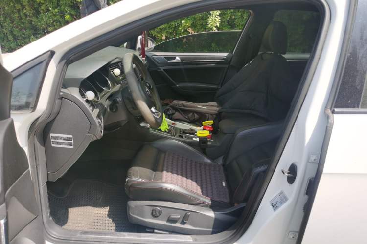 Used Volkswagen Golf GTI 2016 2.0 TSI GTI Left Front Seat