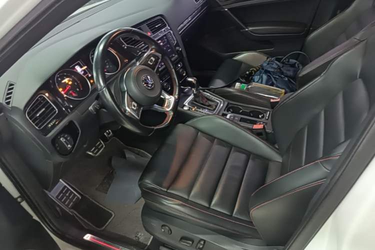 Used Volkswagen Golf GTI 2016 2.0 TSI GTI Left Front Seat