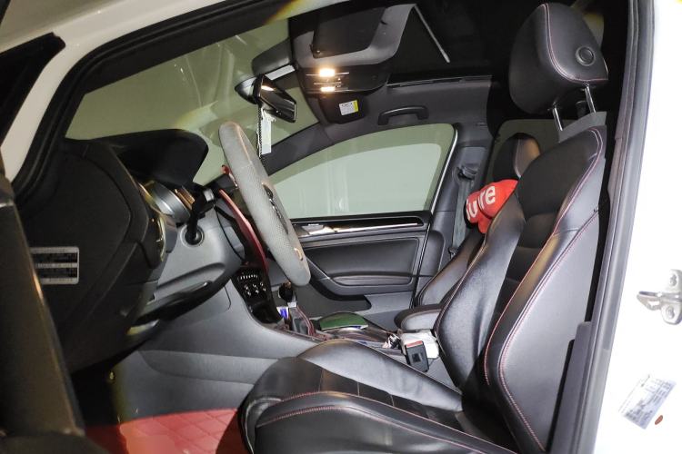 Used Volkswagen Golf GTI 2016 2.0 TSI GTI Left Front Seat