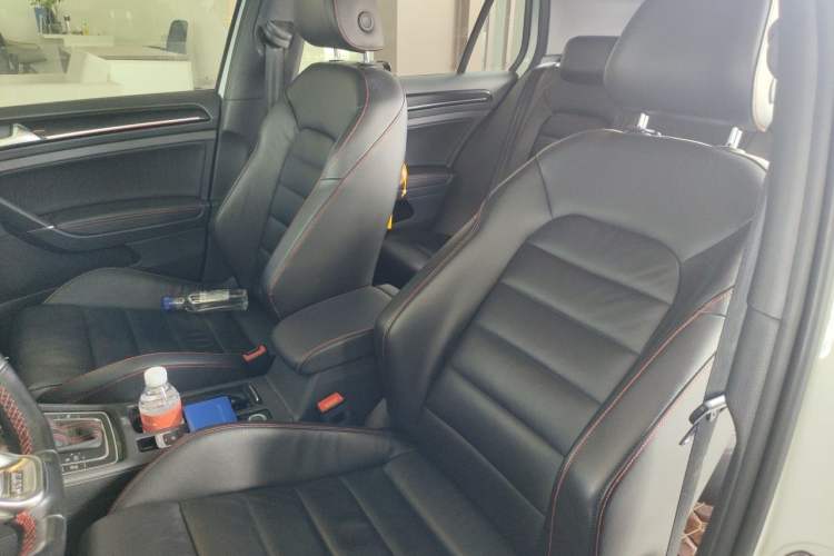 Used Volkswagen Golf GTI 2016 2.0 TSI GTI Left Front Seat