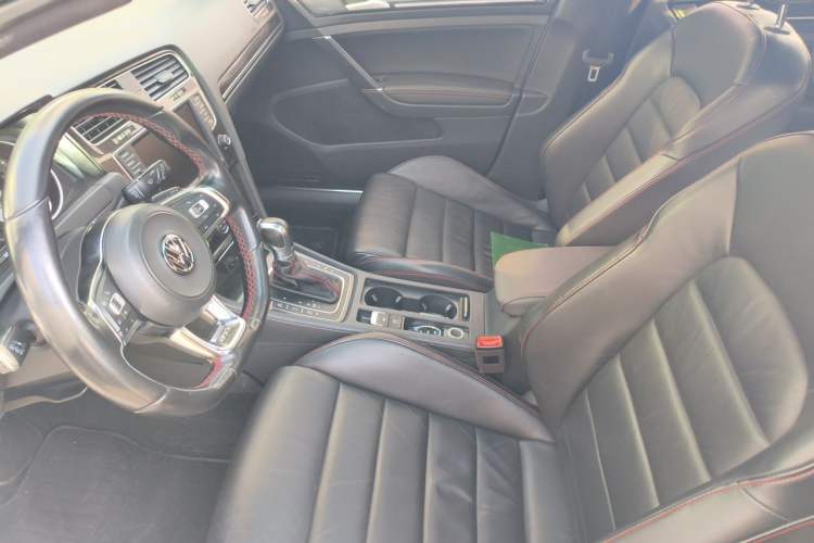 Used Volkswagen Golf GTI 2016 2.0 TSI GTI Left Front Seat