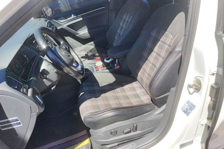 Used Volkswagen Golf GTI 2016 2.0 TSI GTI Left Front Seat