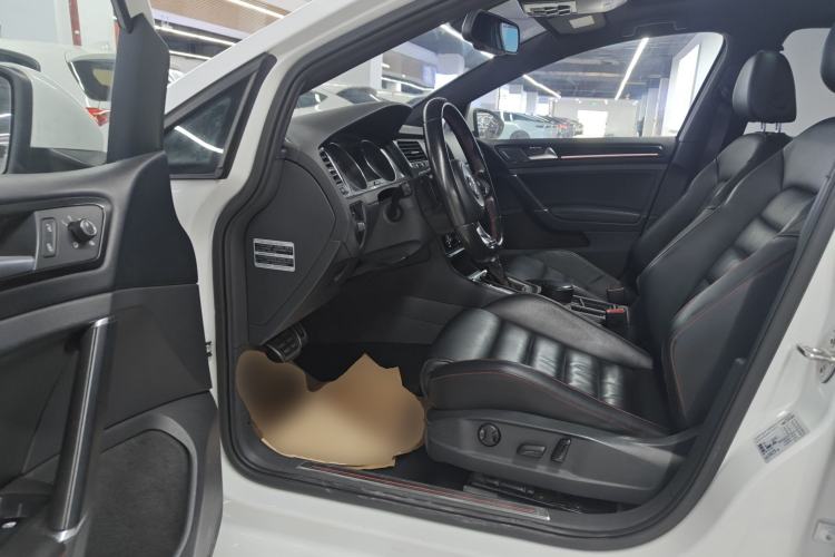 Used Volkswagen Golf GTI 2016 2.0 TSI GTI Left Front Seat