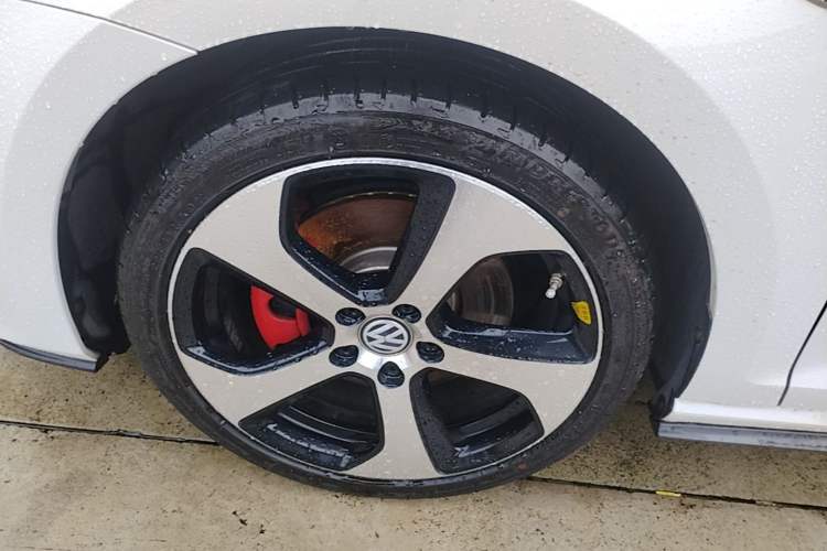 Used Volkswagen Golf GTI 2016 2.0 TSI GTI Left Front Wheel Hub