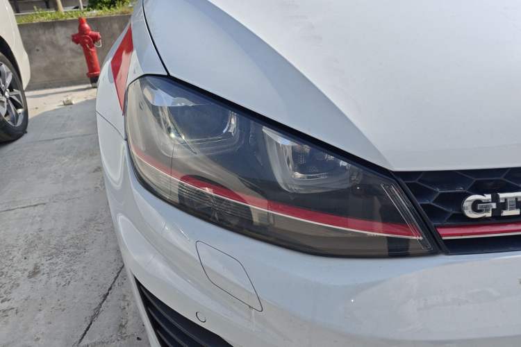Used Volkswagen Golf GTI 2016 2.0 TSI GTI Right Front Headlight