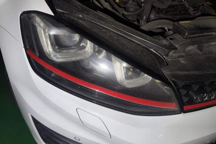 Used Volkswagen Golf GTI 2016 2.0 TSI GTI Right Front Headlight