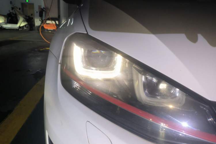 Used Volkswagen Golf GTI 2016 2.0 TSI GTI Right Front Headlight