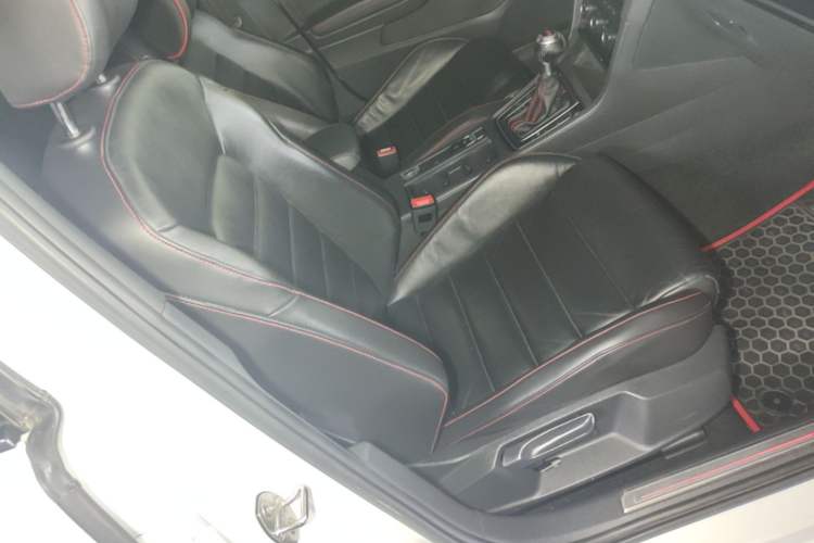 Used Volkswagen Golf GTI 2016 2.0 TSI GTI Right Front Seat