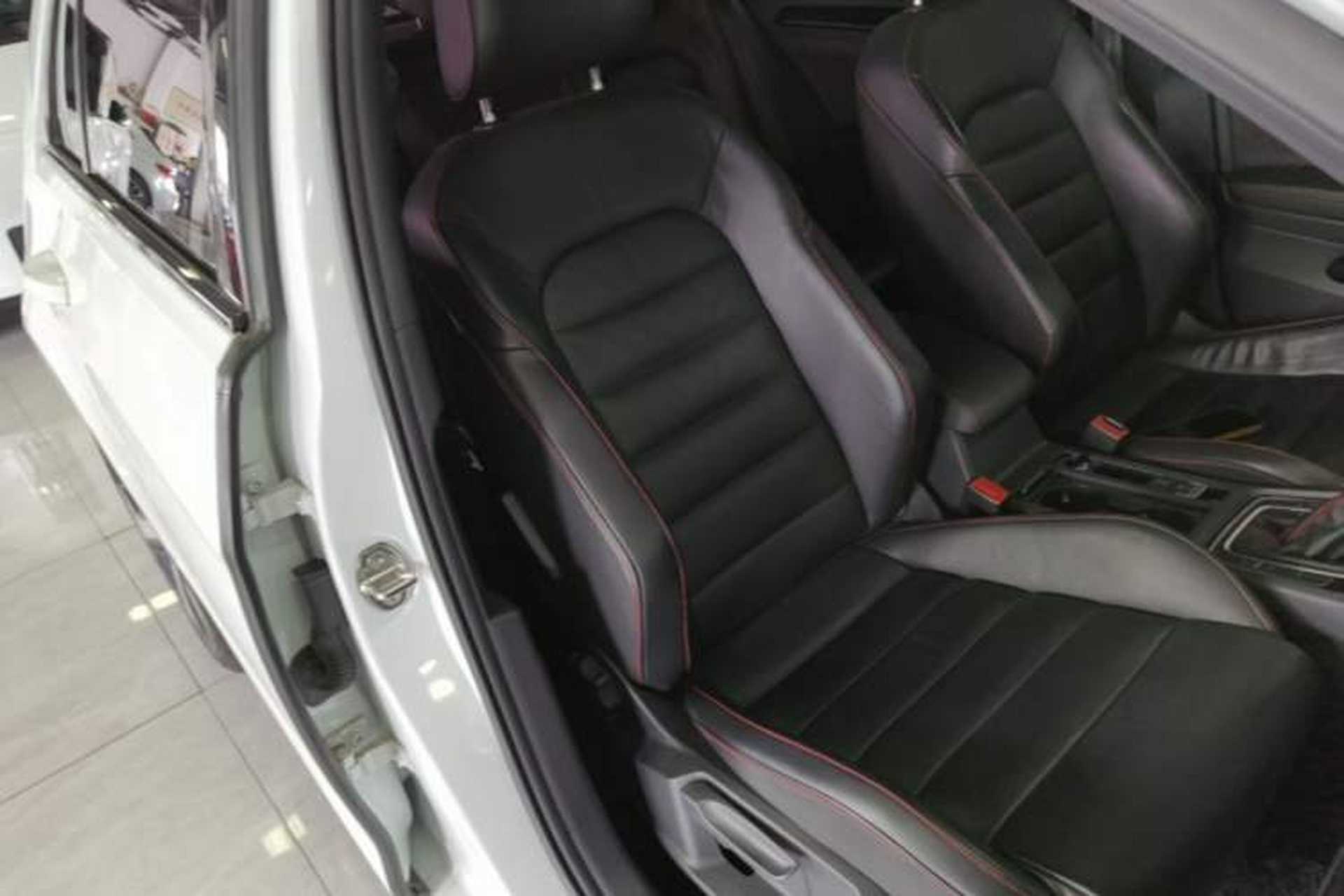 Used Volkswagen Golf GTI 2016 2.0 TSI GTI Right Front Seat