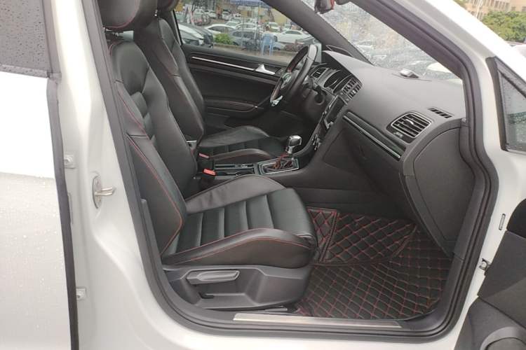 Used Volkswagen Golf GTI 2016 2.0 TSI GTI Right Front Seat