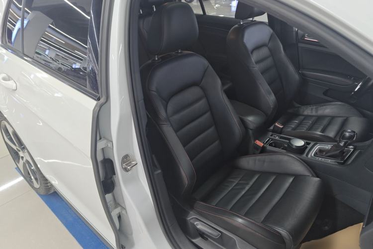 Used Volkswagen Golf GTI 2016 2.0 TSI GTI Right Front Seat