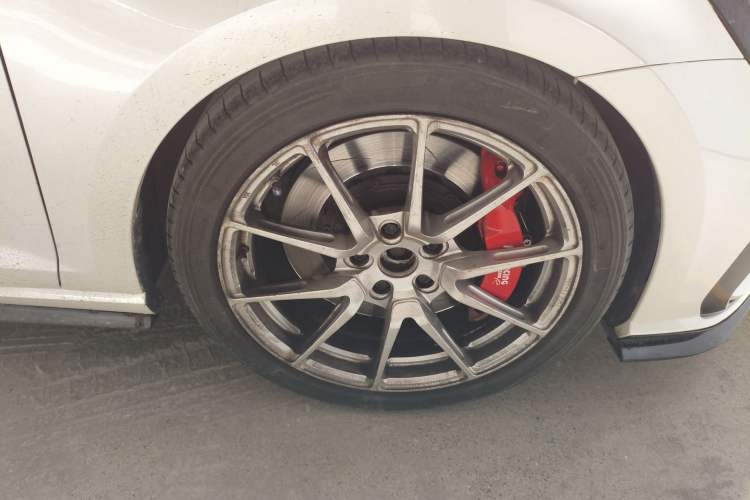 Used Volkswagen Golf GTI 2016 2.0 TSI GTI Right Front Wheel Hub