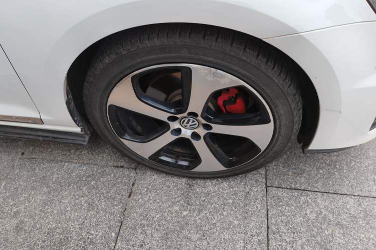 Used Volkswagen Golf GTI 2016 2.0 TSI GTI Right Front Wheel Hub