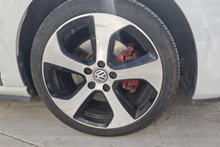 Used Volkswagen Golf GTI 2016 2.0 TSI GTI Right Front Wheel Hub
