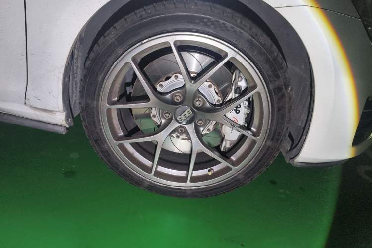Used Volkswagen Golf GTI 2016 2.0 TSI GTI Right Front Wheel Hub