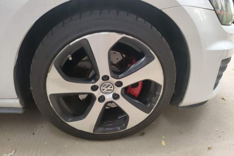 Used Volkswagen Golf GTI 2016 2.0 TSI GTI Right Front Wheel Hub
