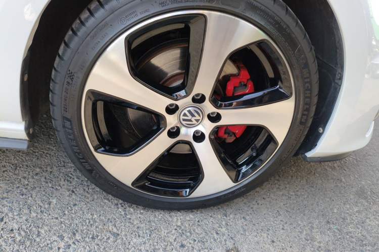 Used Volkswagen Golf GTI 2016 2.0 TSI GTI Right Front Wheel Hub