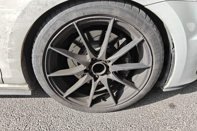 Used Volkswagen Golf GTI 2016 2.0 TSI GTI Right Front Wheel Hub