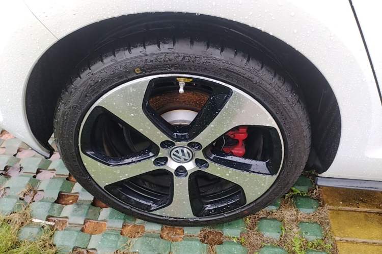 Used Volkswagen Golf GTI 2016 2.0 TSI GTI Right Rear Wheel Hub