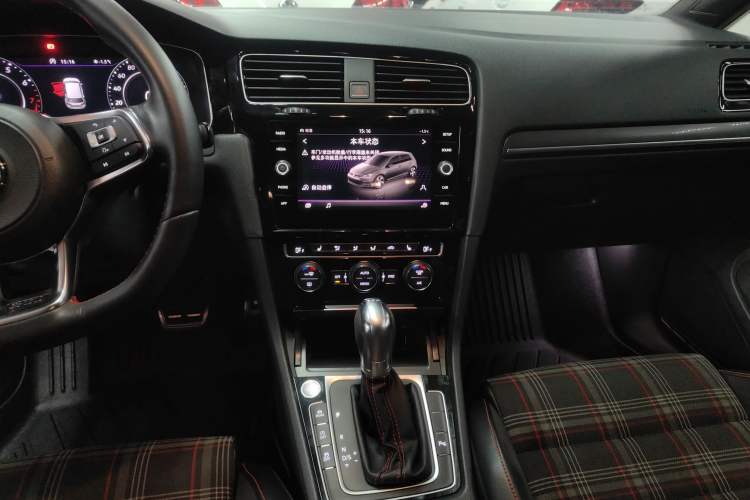 Used Volkswagen Golf GTI 2018 2.0 TSI GTI Audio And AC Panel