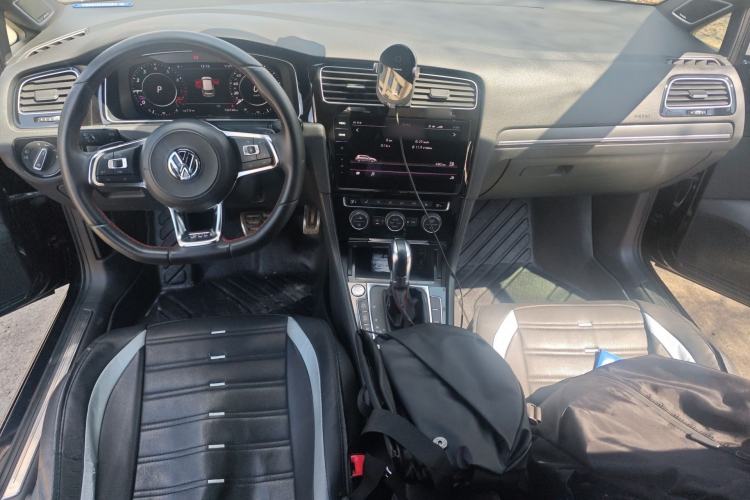 Used Volkswagen Golf GTI 2018 2.0 TSI GTI Center Console