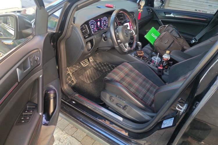 Used Volkswagen Golf GTI 2018 2.0 TSI GTI Driver Seat