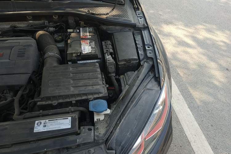 Used Volkswagen Golf GTI 2018 2.0 TSI GTI Engine Bay Left
