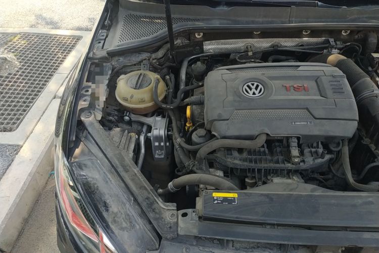 Used Volkswagen Golf GTI 2018 2.0 TSI GTI Engine Bay Right