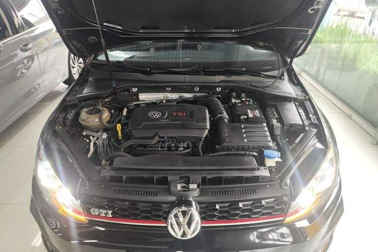 Used Volkswagen Golf GTI 2018 2.0 TSI GTI Engine Bay