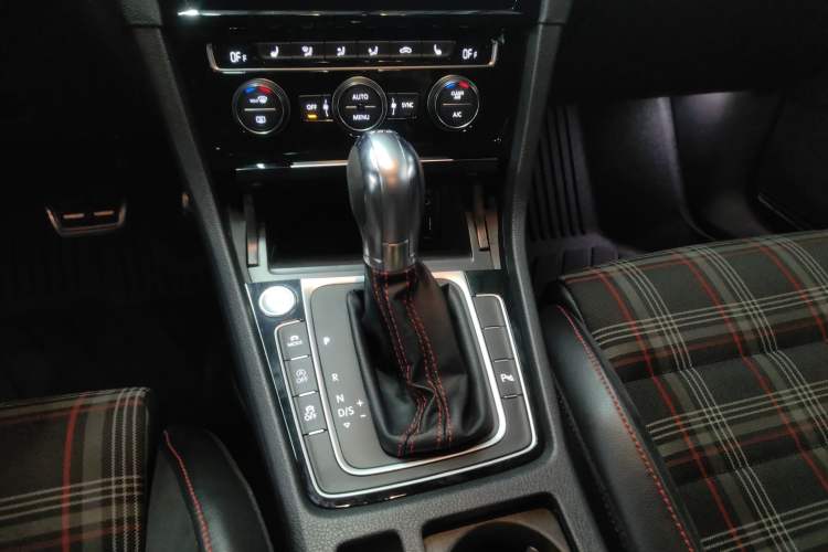 Used Volkswagen Golf GTI 2018 2.0 TSI GTI Gear Lever
