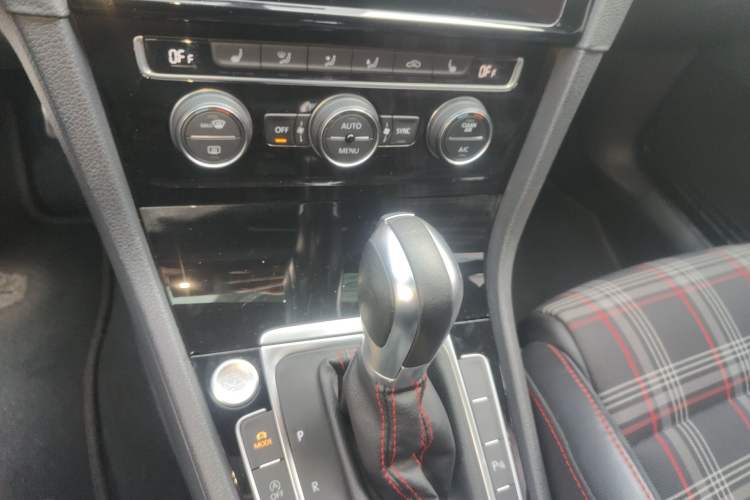 Used Volkswagen Golf GTI 2018 2.0 TSI GTI Gear Lever
