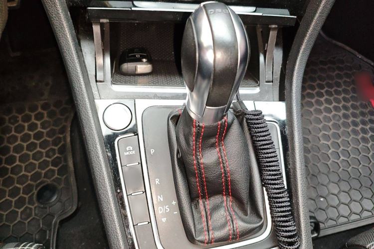 Used Volkswagen Golf GTI 2018 2.0 TSI GTI Gear Lever