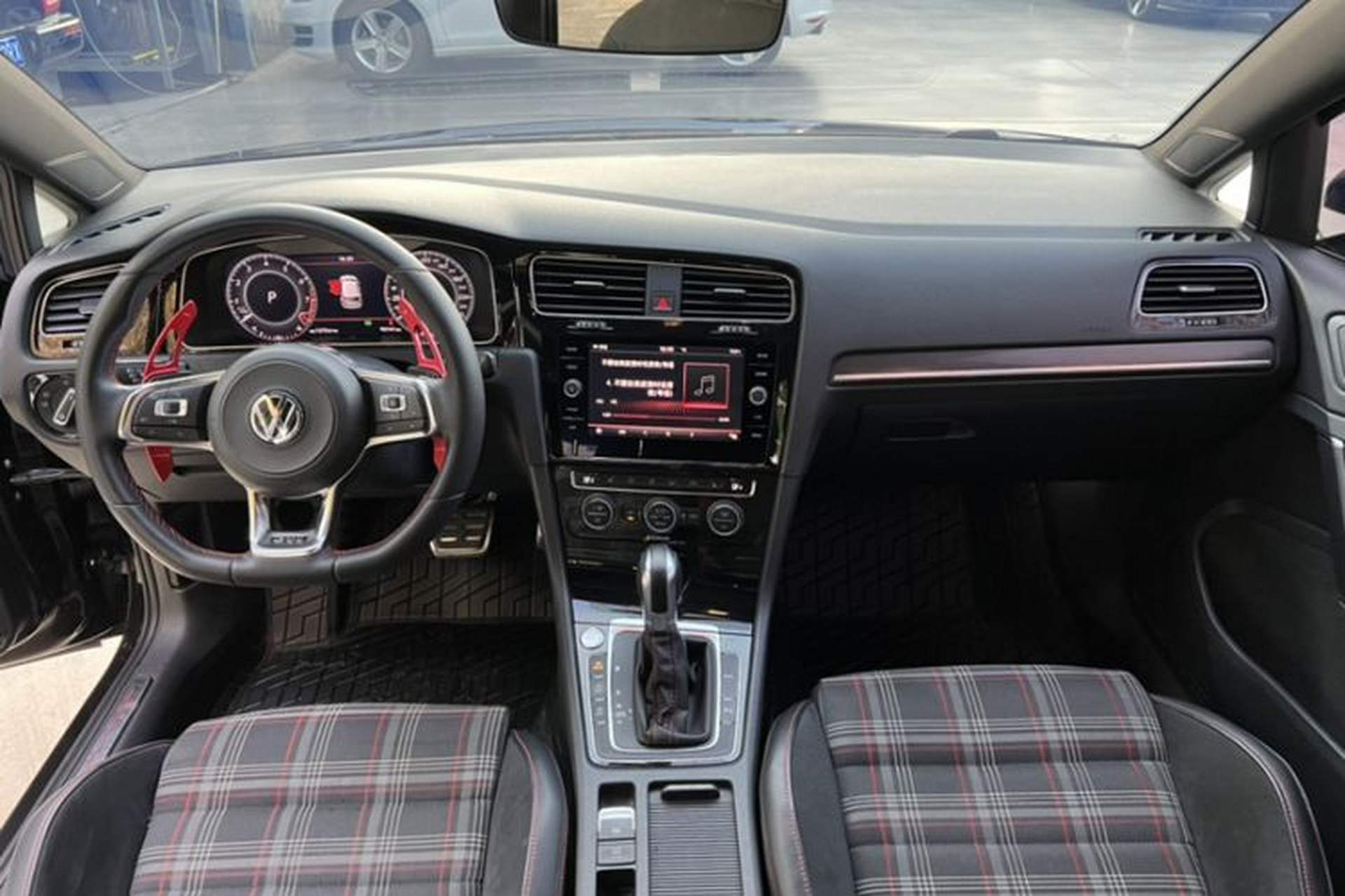 Used Volkswagen Golf GTI 2018 2.0 TSI GTI Interior 1