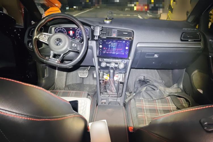Used Volkswagen Golf GTI 2018 2.0 TSI GTI Interior 2
