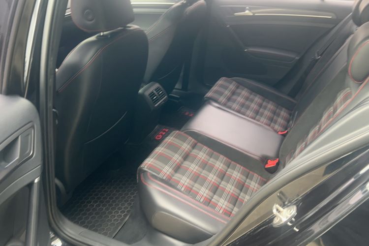 Used Volkswagen Golf GTI 2018 2.0 TSI GTI Interior 4