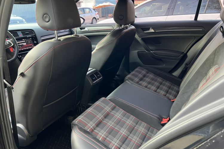 Used Volkswagen Golf GTI 2018 2.0 TSI GTI Interior 4