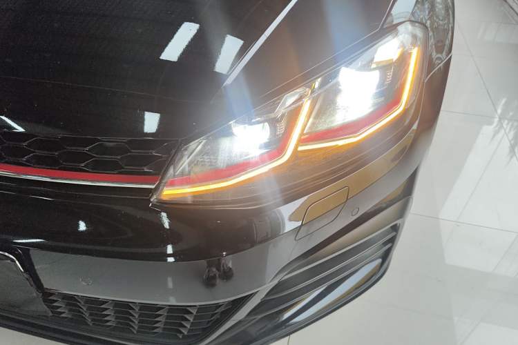 Used Volkswagen Golf GTI 2018 2.0 TSI GTI Left Front Headlight