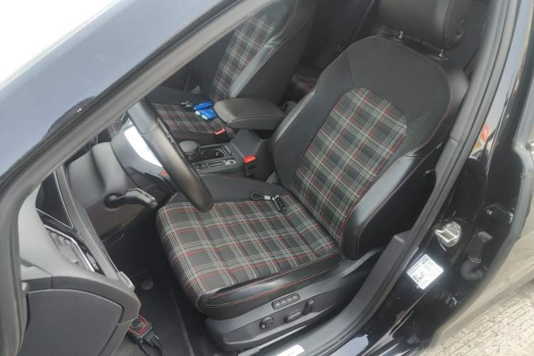 Used Volkswagen Golf GTI 2018 2.0 TSI GTI Left Front Seat
