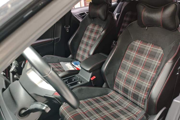 Used Volkswagen Golf GTI 2018 2.0 TSI GTI Left Front Seat