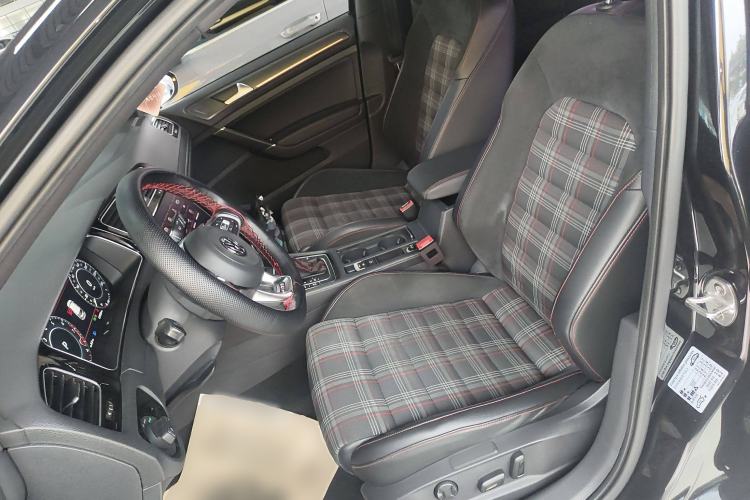 Used Volkswagen Golf GTI 2018 2.0 TSI GTI Left Front Seat