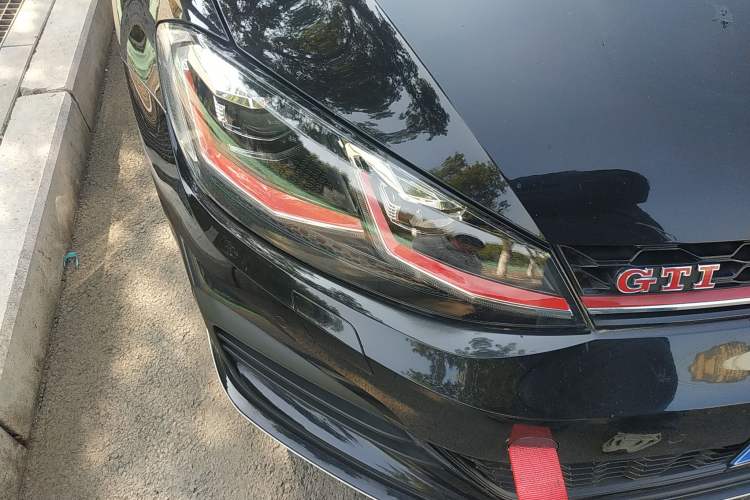 Used Volkswagen Golf GTI 2018 2.0 TSI GTI Right Front Headlight