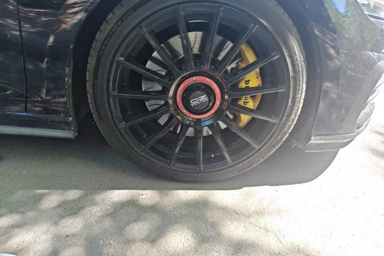 Used Volkswagen Golf GTI 2018 2.0 TSI GTI Right Front Wheel Hub