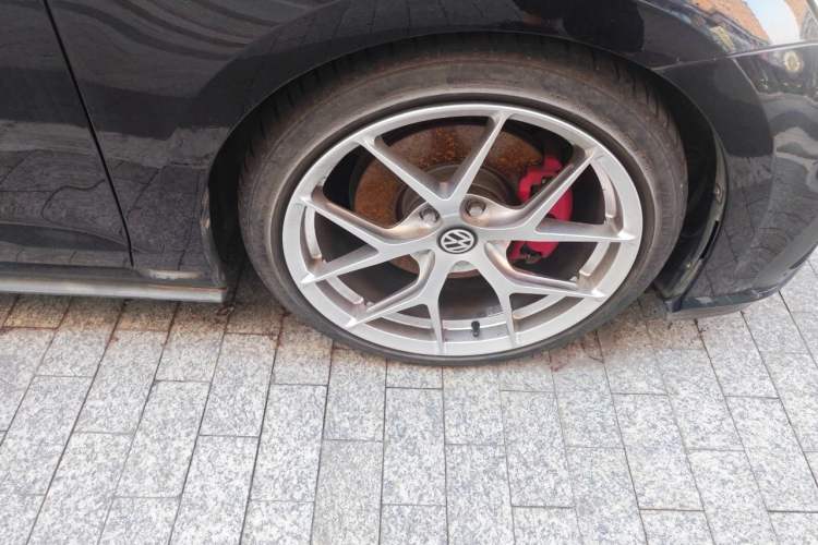 Used Volkswagen Golf GTI 2018 2.0 TSI GTI Right Front Wheel Hub