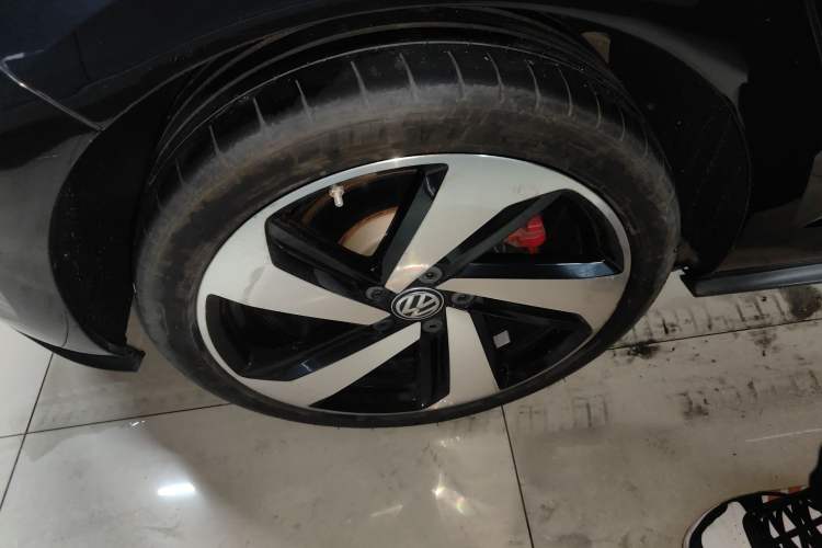 Used Volkswagen Golf GTI 2018 2.0 TSI GTI Right Rear Wheel Hub