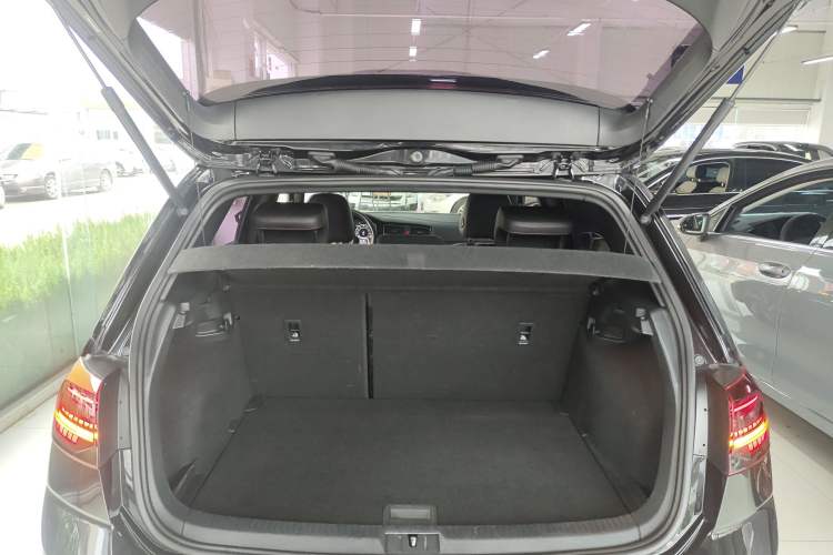 Used Volkswagen Golf GTI 2018 2.0 TSI GTI Trunk