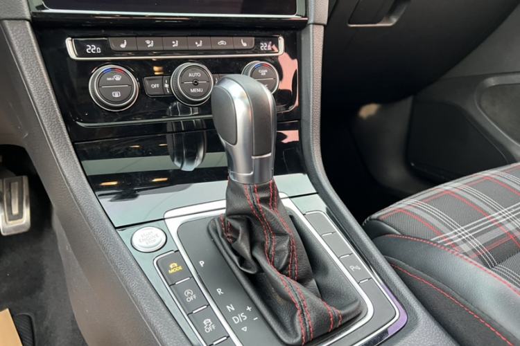 Used Volkswagen Golf GTI 2018 2.0 TSI GTI Interior 3